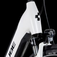 Ex demo Cube 2025 Supreme Hybrid Comfort One 500, 8 Speed, 500Wh - White/Black - Image 6