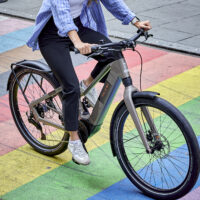 Raleigh Hockley Mid Step Electric Hybrid Bike, 400Wh - Gloss Black - Image 3